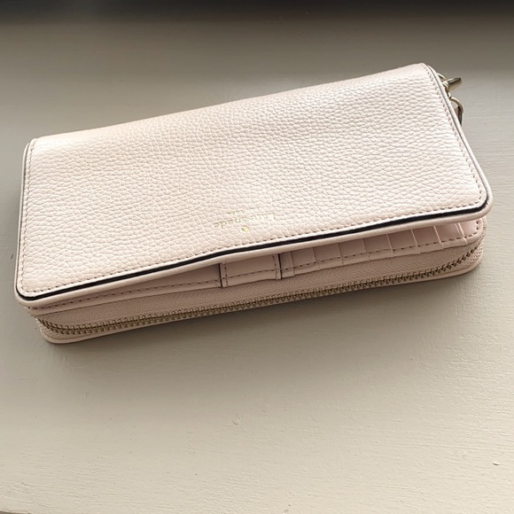 Kate Spade Wristlet/Wallet - Picture 3 of 3